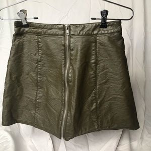 Zip-up Pleather Mini Skirt